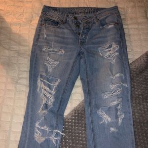 American Eagle Outfitters Lightwash Tomgirl Jeans